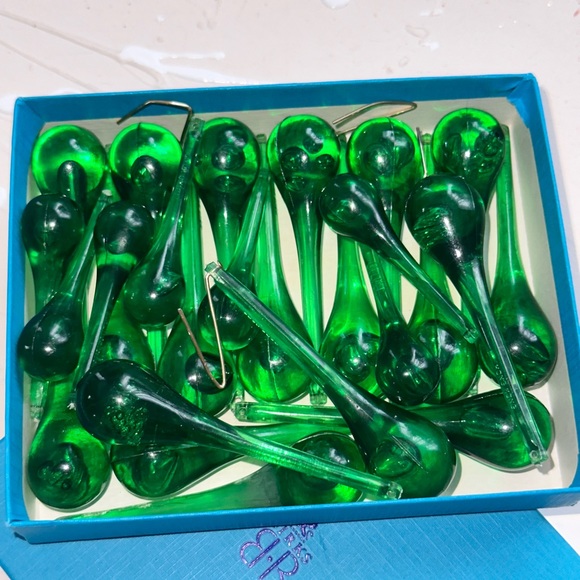 RARE Vintage Christmas Plastic Green Icicles - Picture 2 of 16